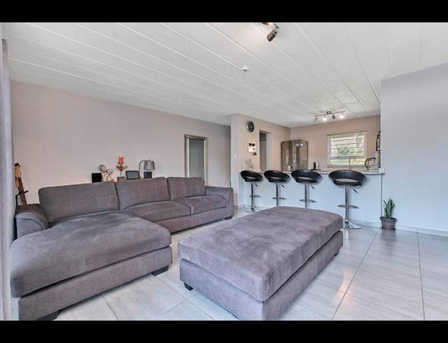 2 BEDROOM APARTMENT FOR SALE IN RIVONIA